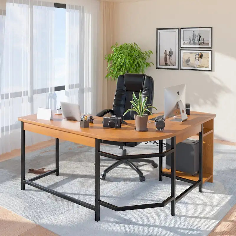 Moderner L-förmiger Gaming-PC-Schreibtisch mit Holz- und schwarzem Gestell fürs Homeoffice und Arbeitszimmer