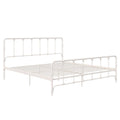 Metallbett im Landhausstil