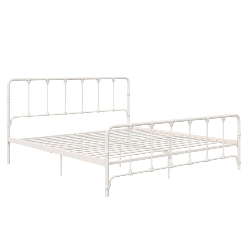 Metallbett im Landhausstil