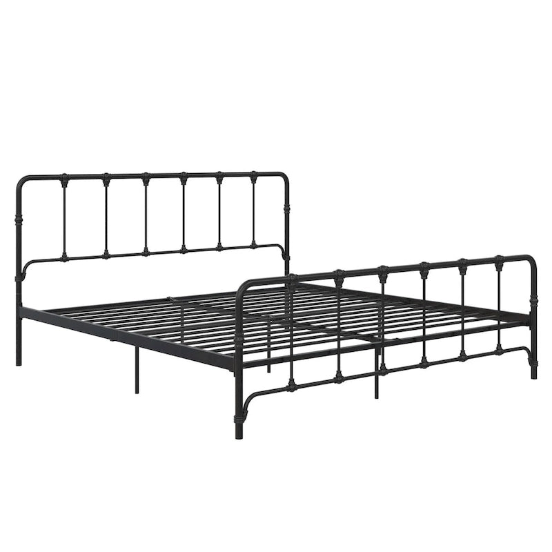Metallbett im Landhausstil
