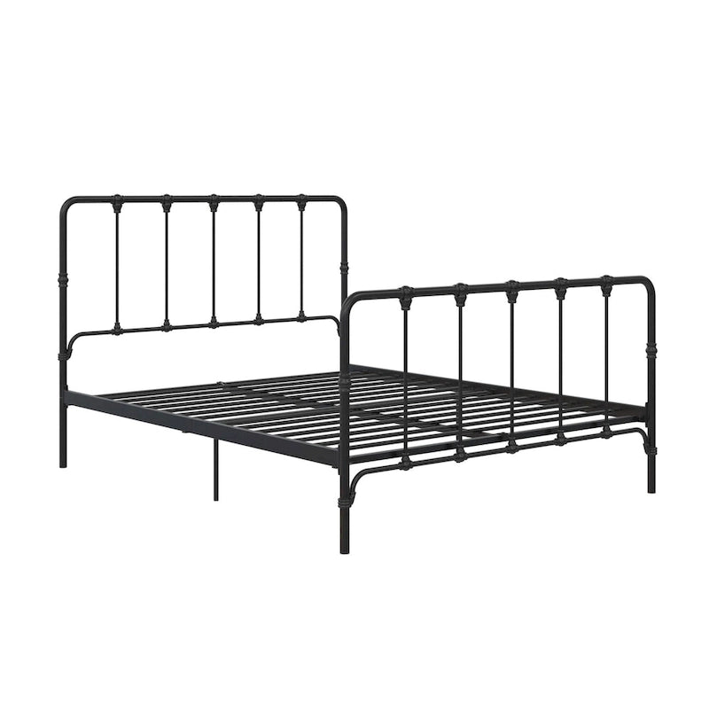 Metallbett im Landhausstil