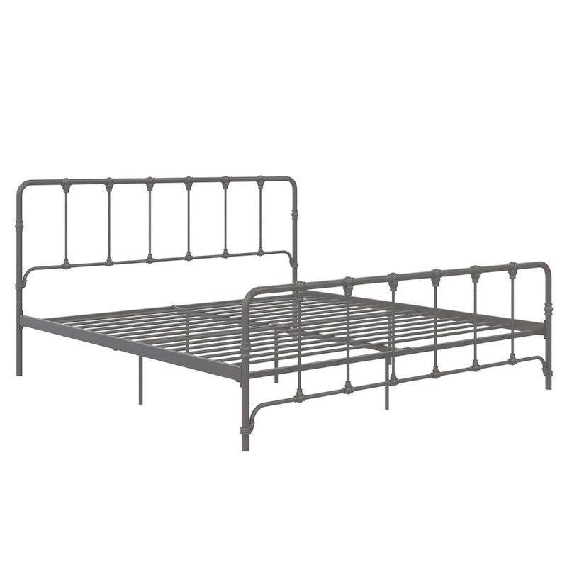 Metallbett im Landhausstil