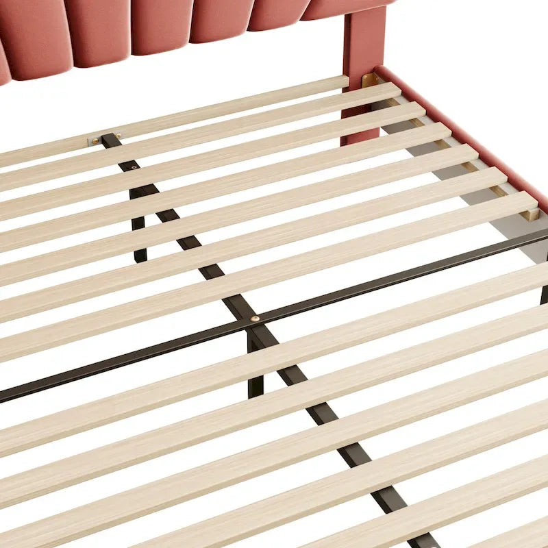 Cama con plataforma tapizada y cabecero con estampado floral