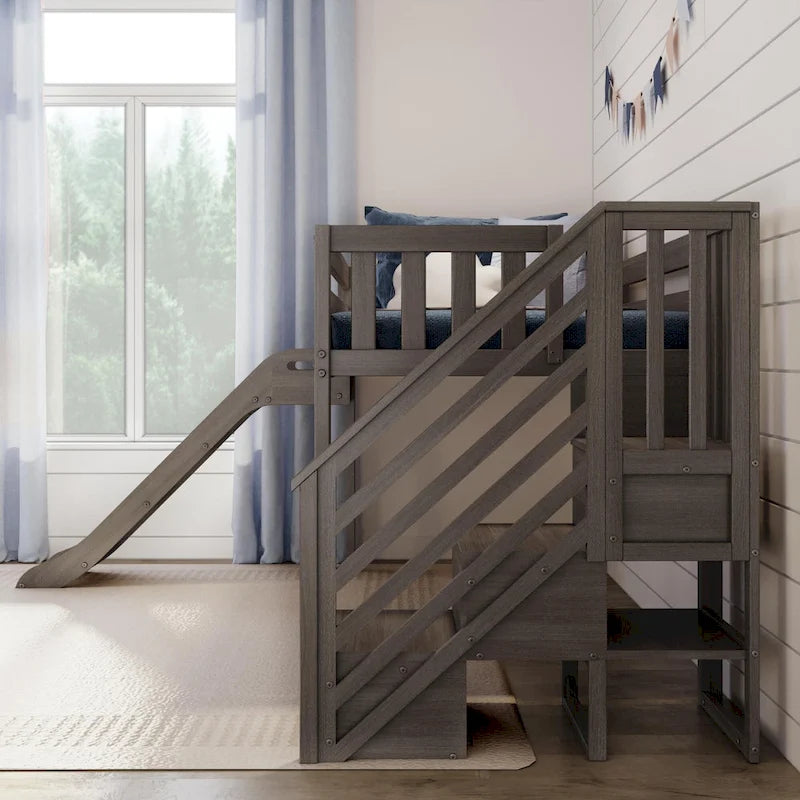 Klassisches niedriges Hochbett in Einzelbettgröße mit Treppe, Rutsche und Vorhang