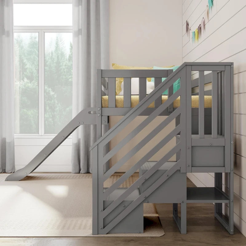 Klassisches niedriges Hochbett in Einzelbettgröße mit Treppe, Rutsche und Vorhang