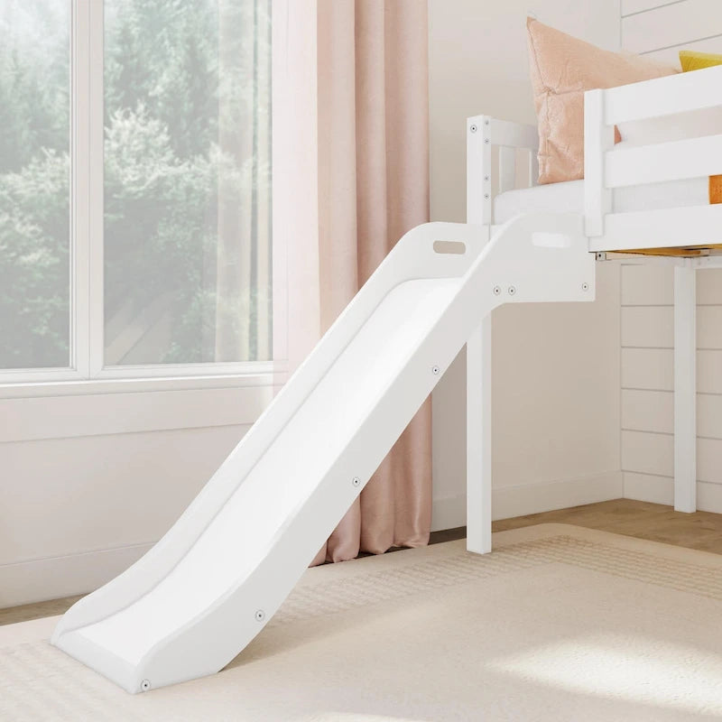 Klassisches niedriges Hochbett in Einzelbettgröße mit Treppe, Rutsche und Vorhang