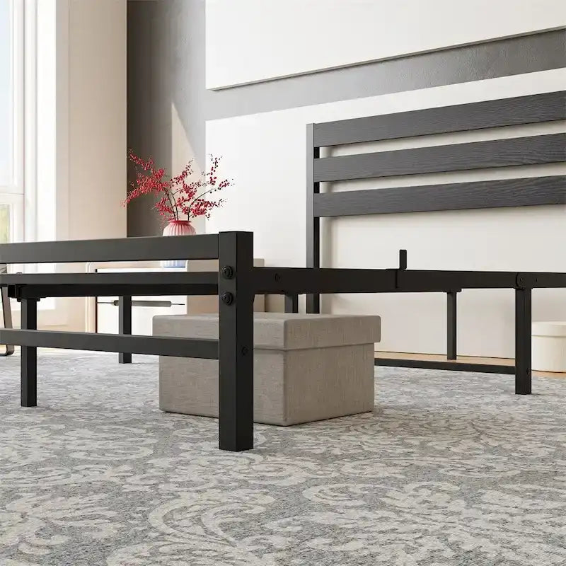 Bettgestell mit Plattform und Kopfteil aus Holz, Stauraum unter dem Bett