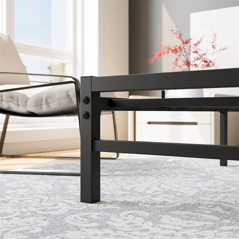 Bettgestell mit Plattform und Kopfteil aus Holz, Stauraum unter dem Bett