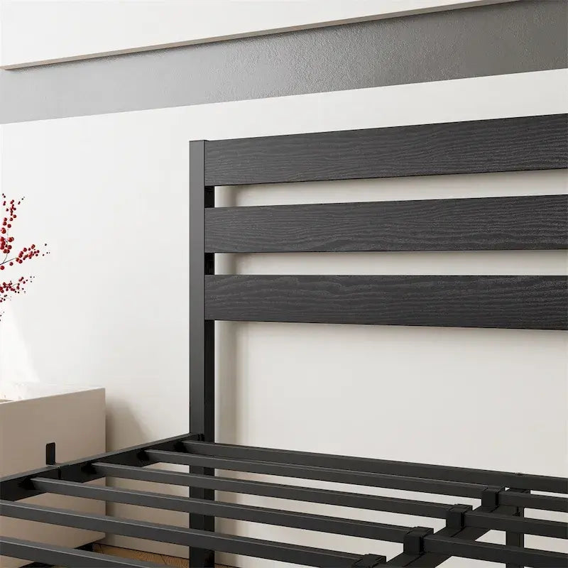 Bettgestell mit Plattform und Kopfteil aus Holz, Stauraum unter dem Bett