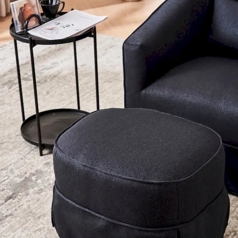 Drehbarer Clubsessel mit Ottoman